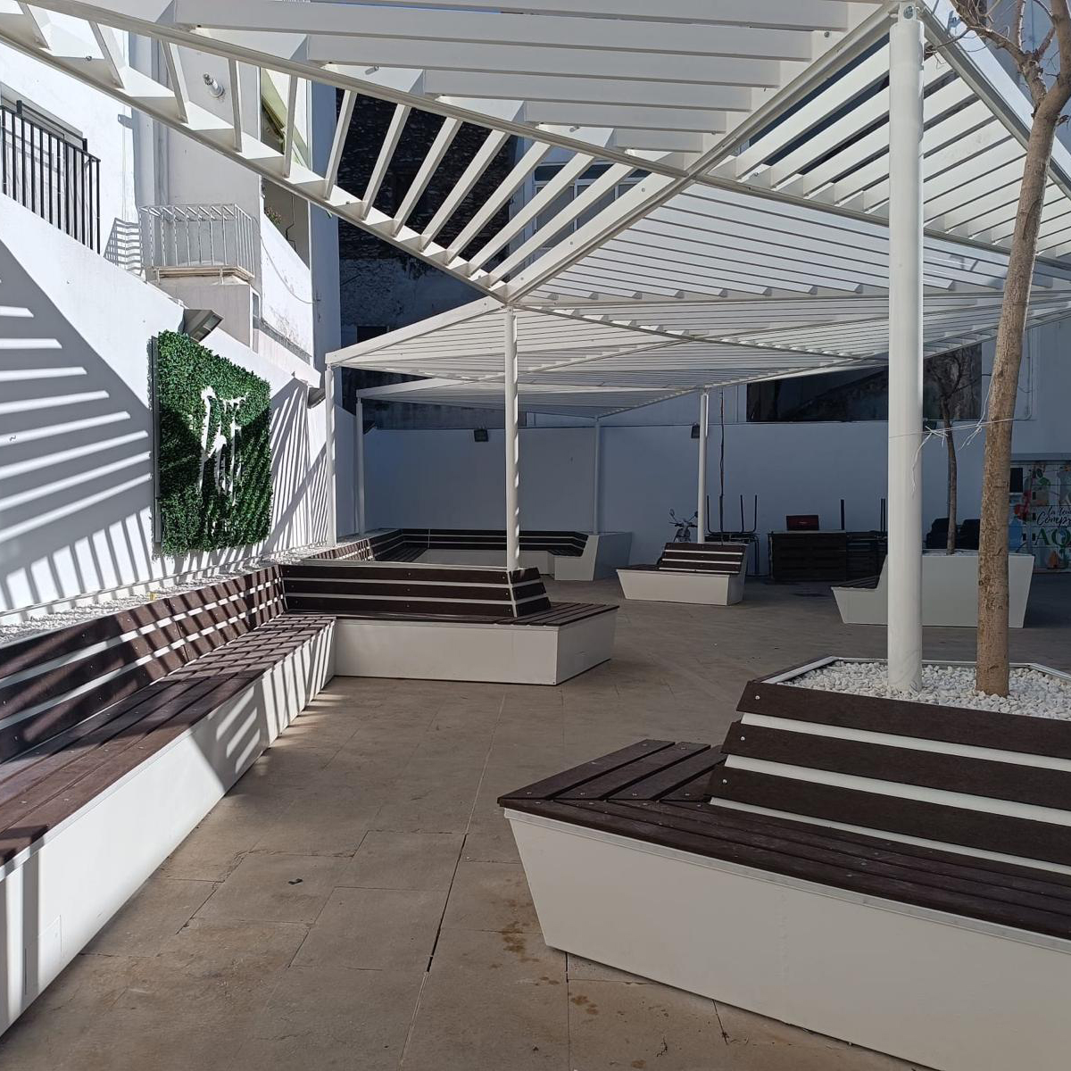 Recon Arquitectura, en colaboración con un estudio de Vinaroz, propuso esta pérgola para la regeneración de la plaza del mercado