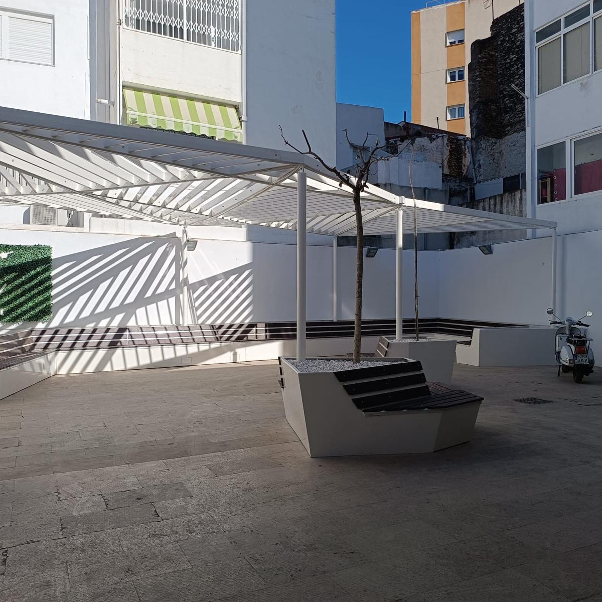 Recon Arquitectura, en colaboración con un estudio de Vinaroz, propuso esta pérgola para la regeneración de la plaza del mercado